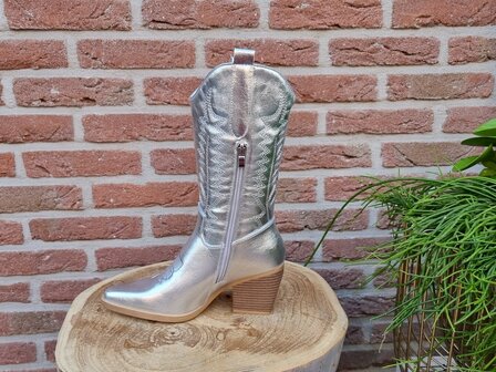 AMY BOOTS SILVER