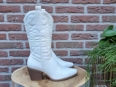 AMY BOOTS WHITE