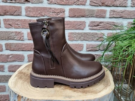 LIZZ BOOTS BROWN