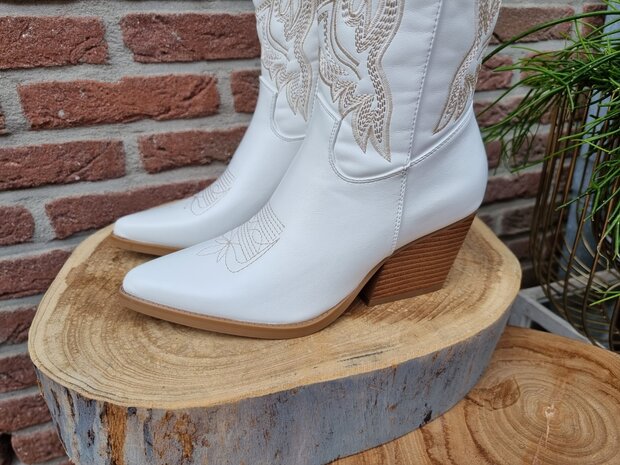 MILA BOOTS WHITE