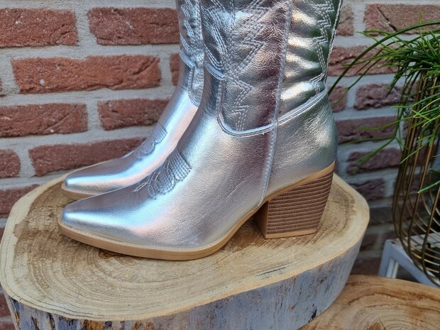 AMY BOOTS SILVER