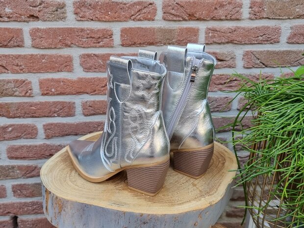 MARY BOOTS SILVER