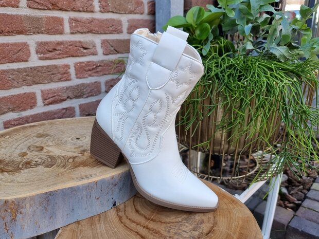 MARY BOOTS WHITE