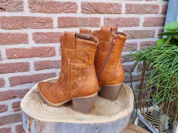 MARY BOOTS CAMEL